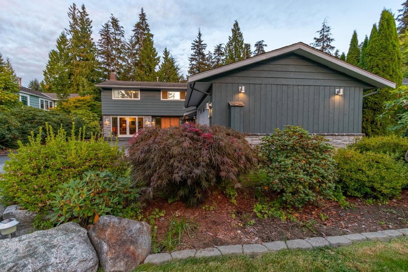 2864 Bushnell Place, North Vancouver, V7J 2Y8 | Image 3