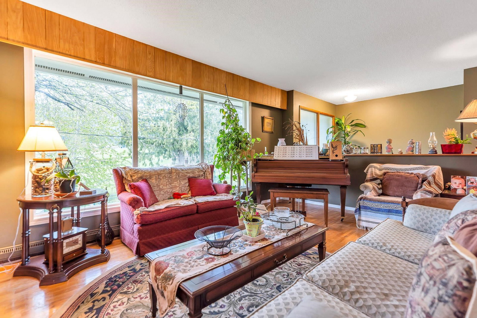 Listing Image 4
