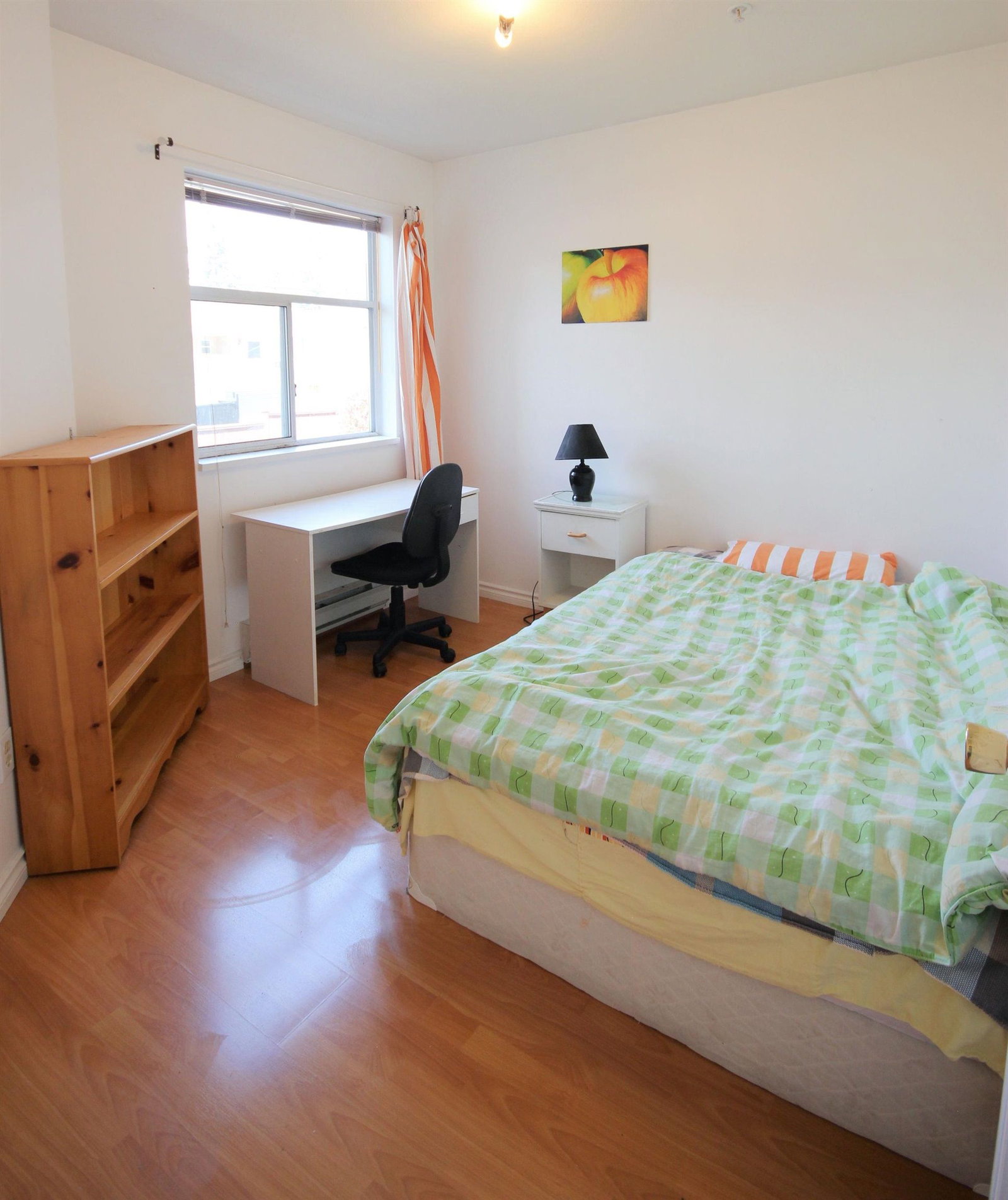 Listing Image 11