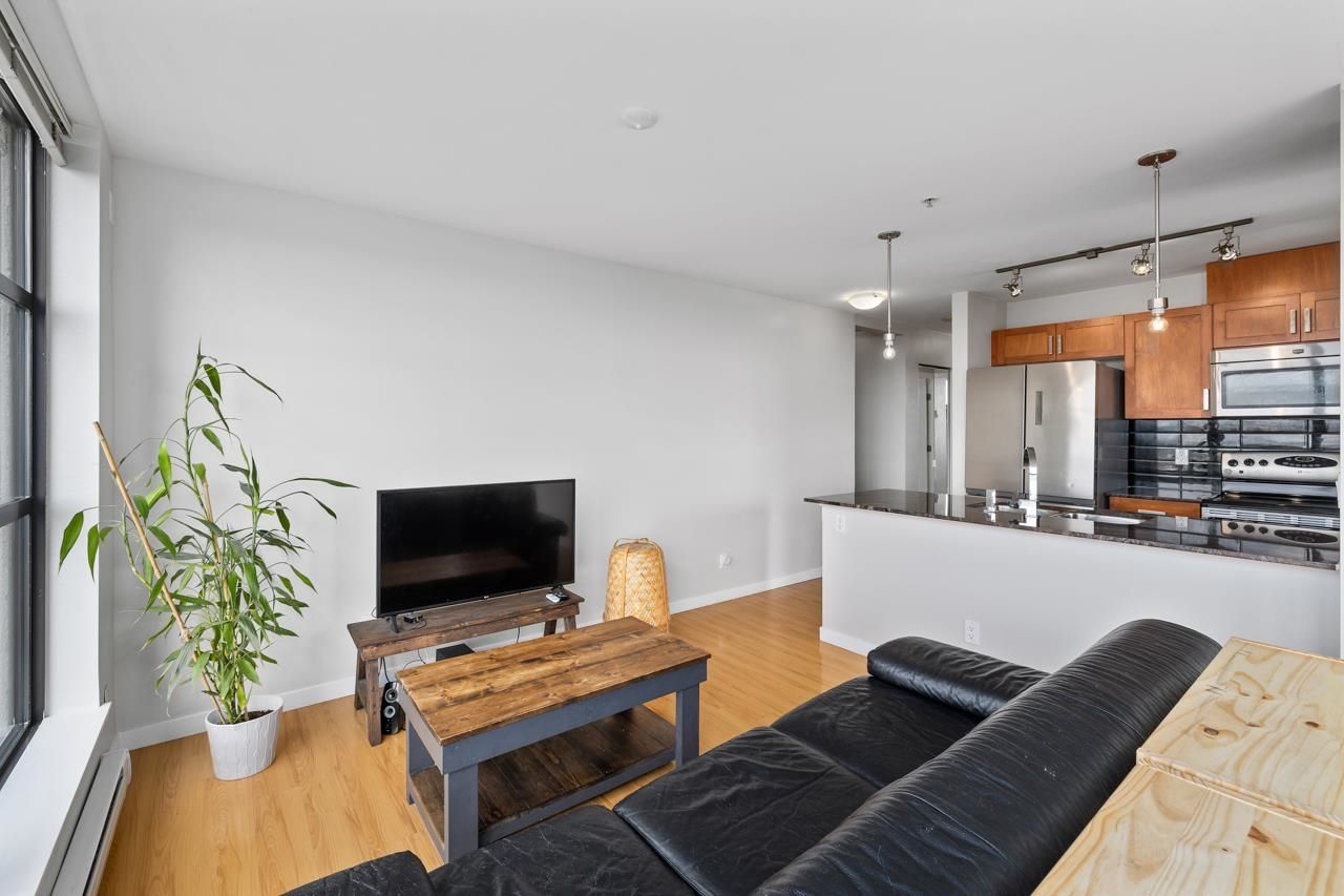 Listing Image 10