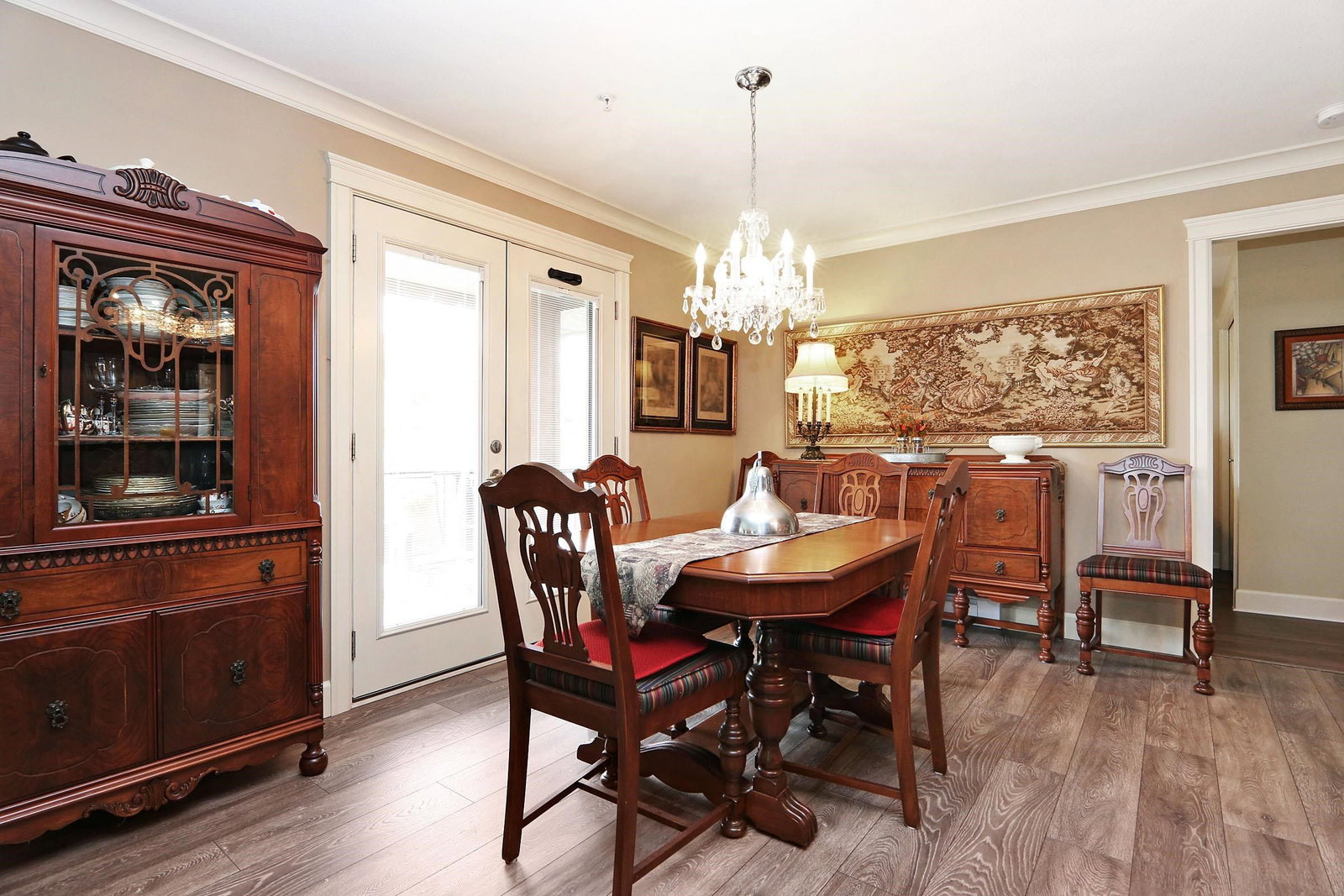 Listing Image 9
