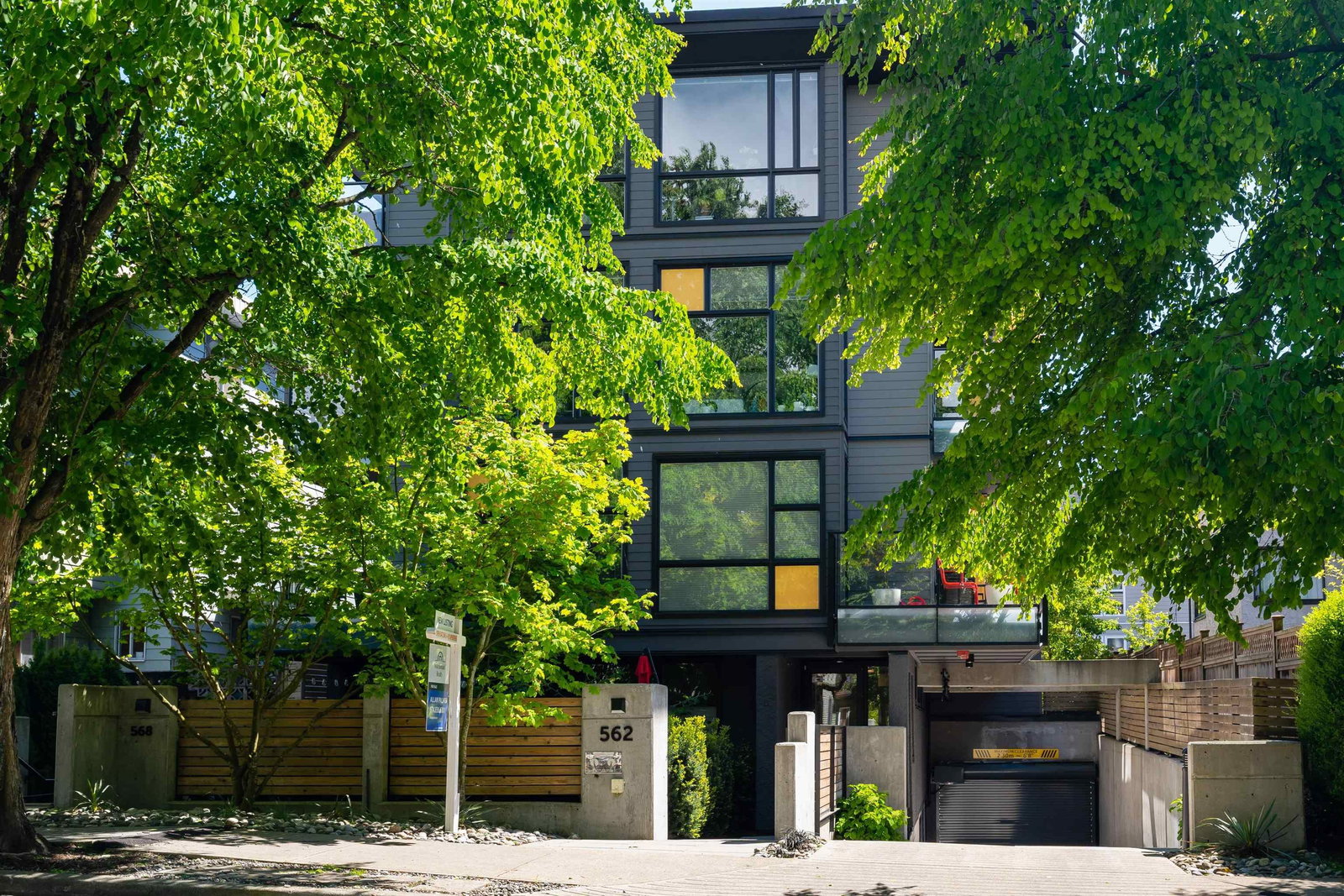Listing Image 3