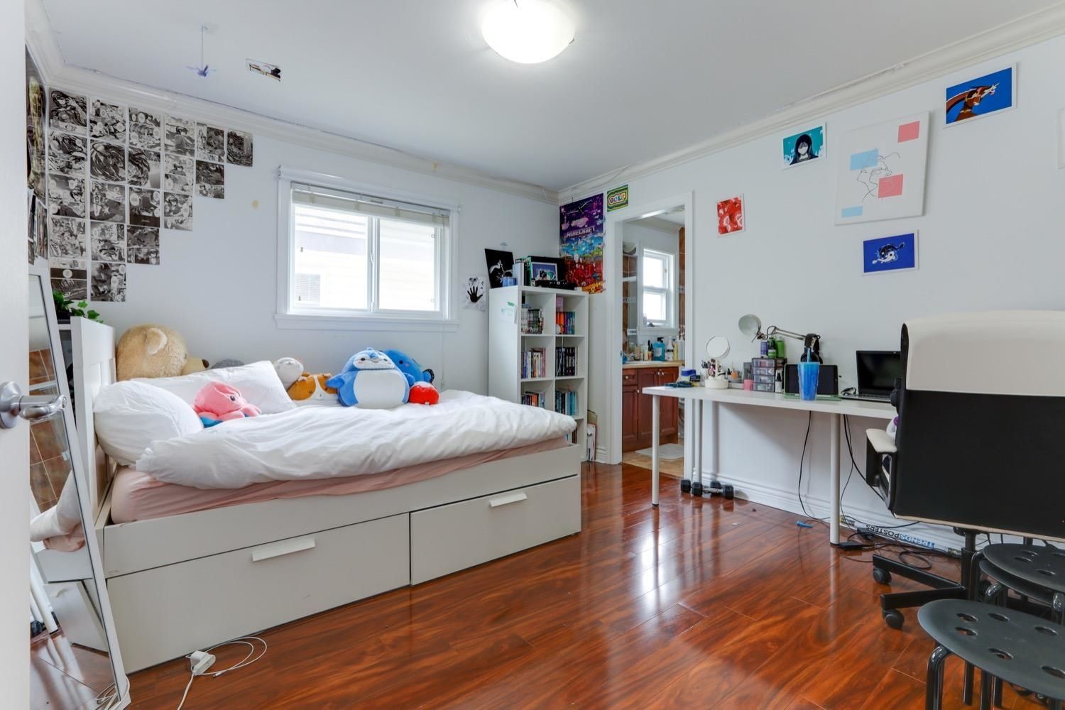 Listing Image 16