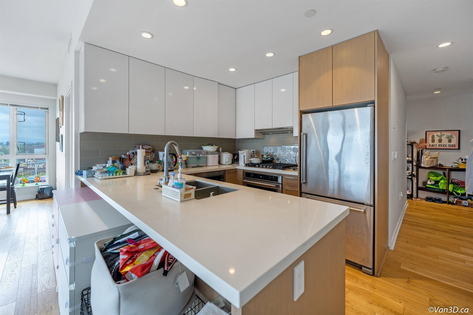 Listing Image 7