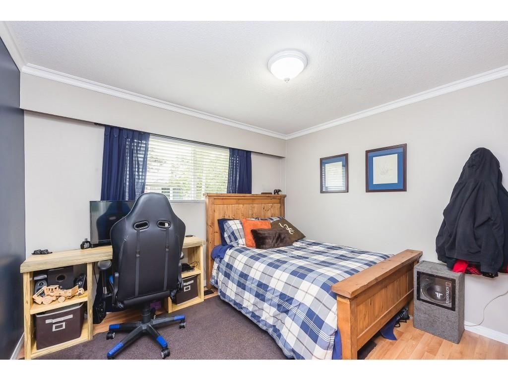 Listing Image 17
