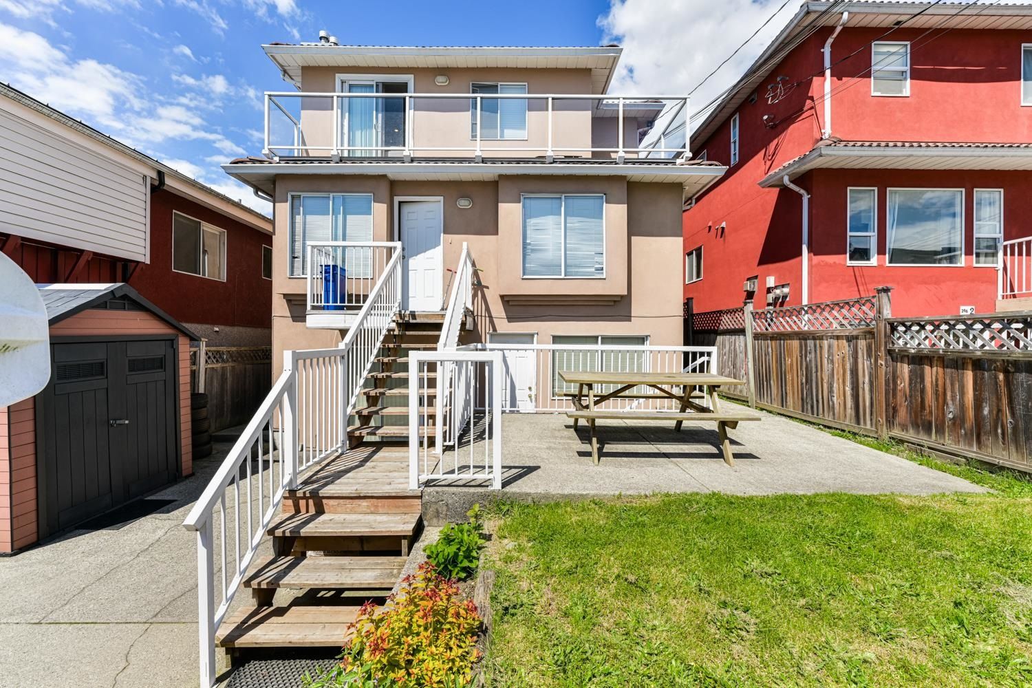 Listing Image 4