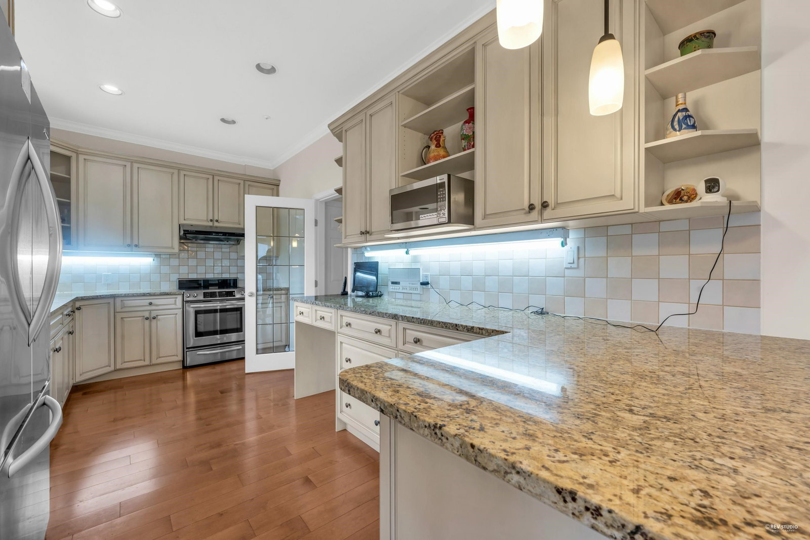 Listing Image 9