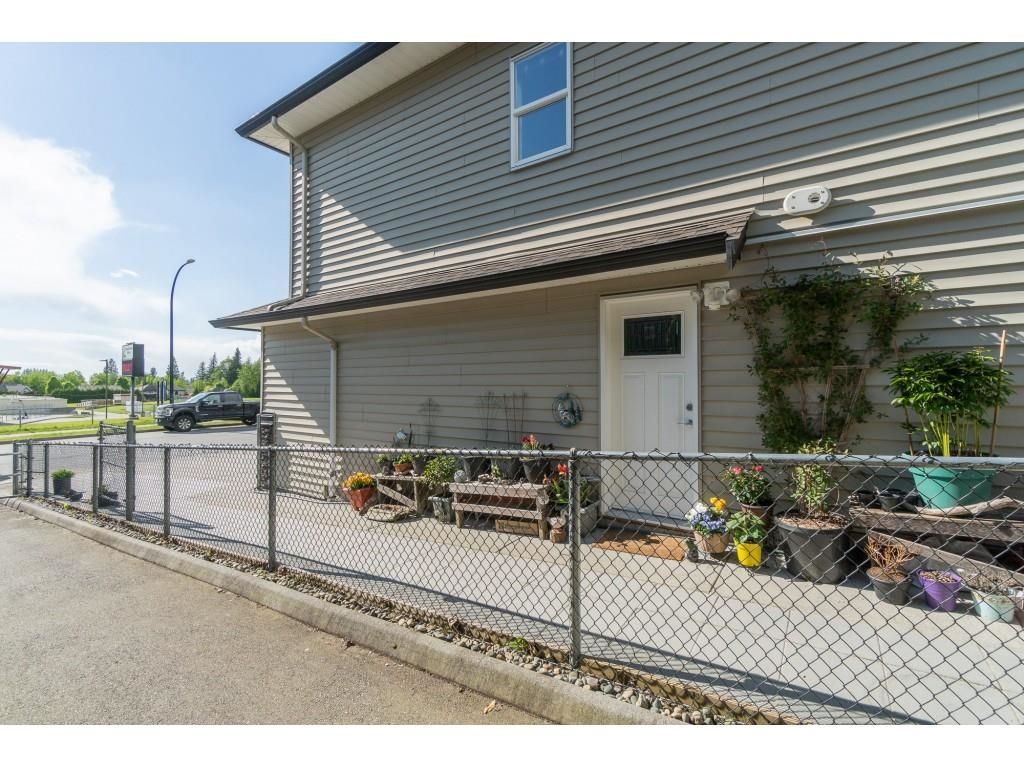 Listing Image 5