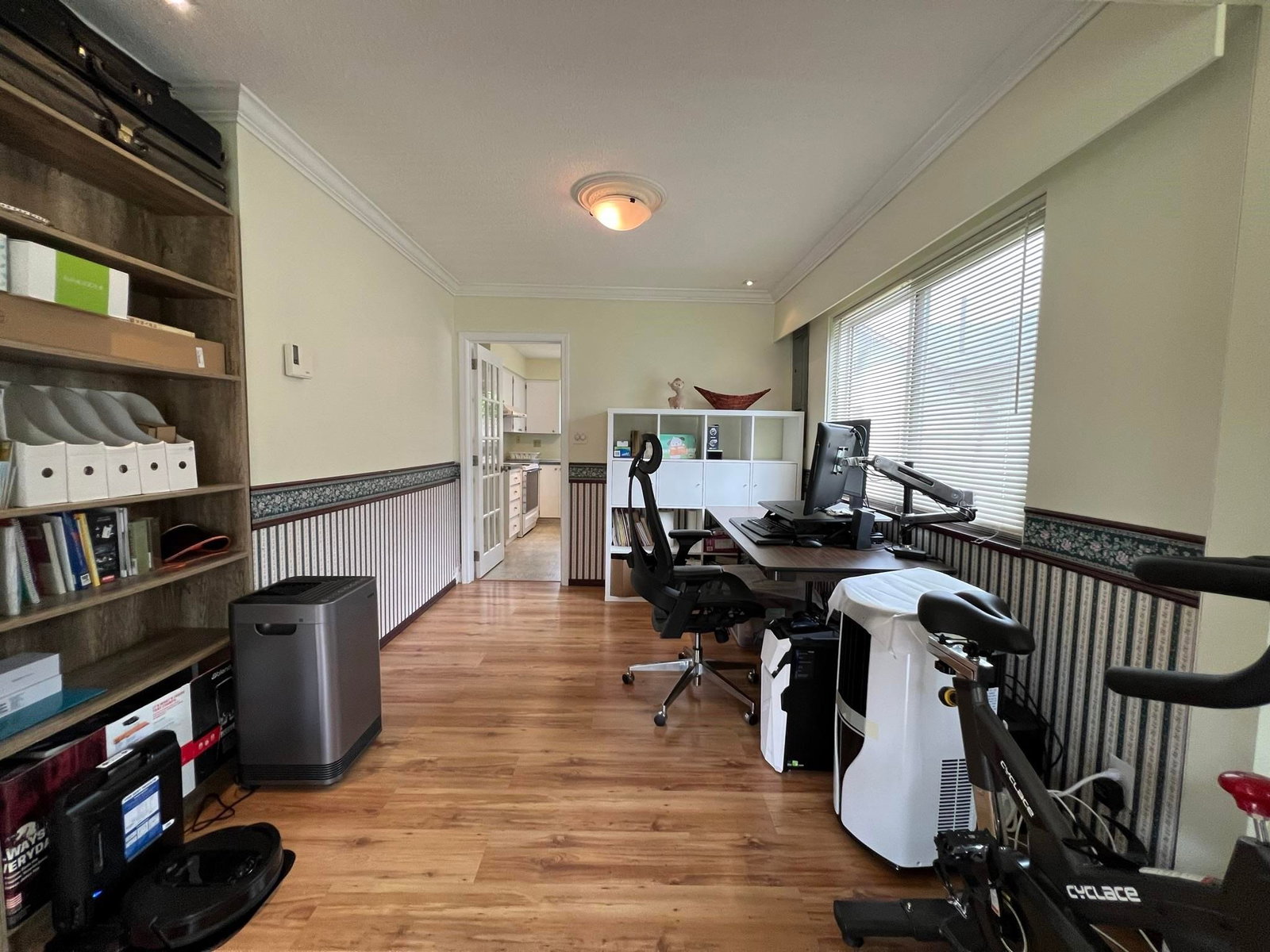 Listing Image 6