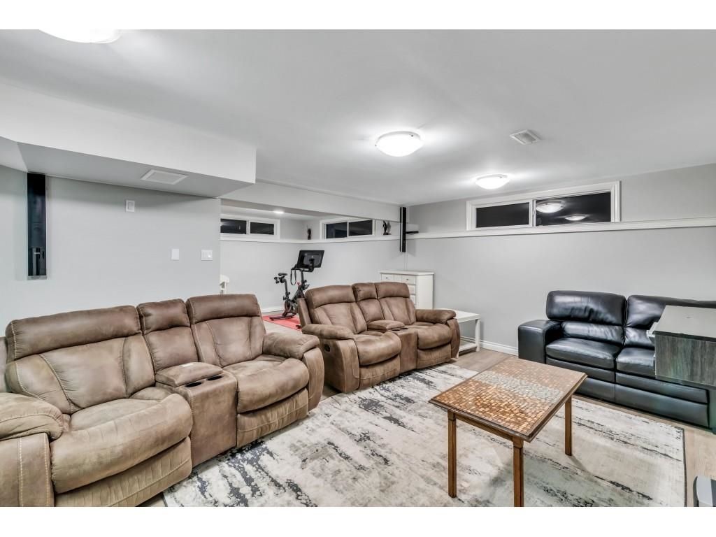 Listing Image 28