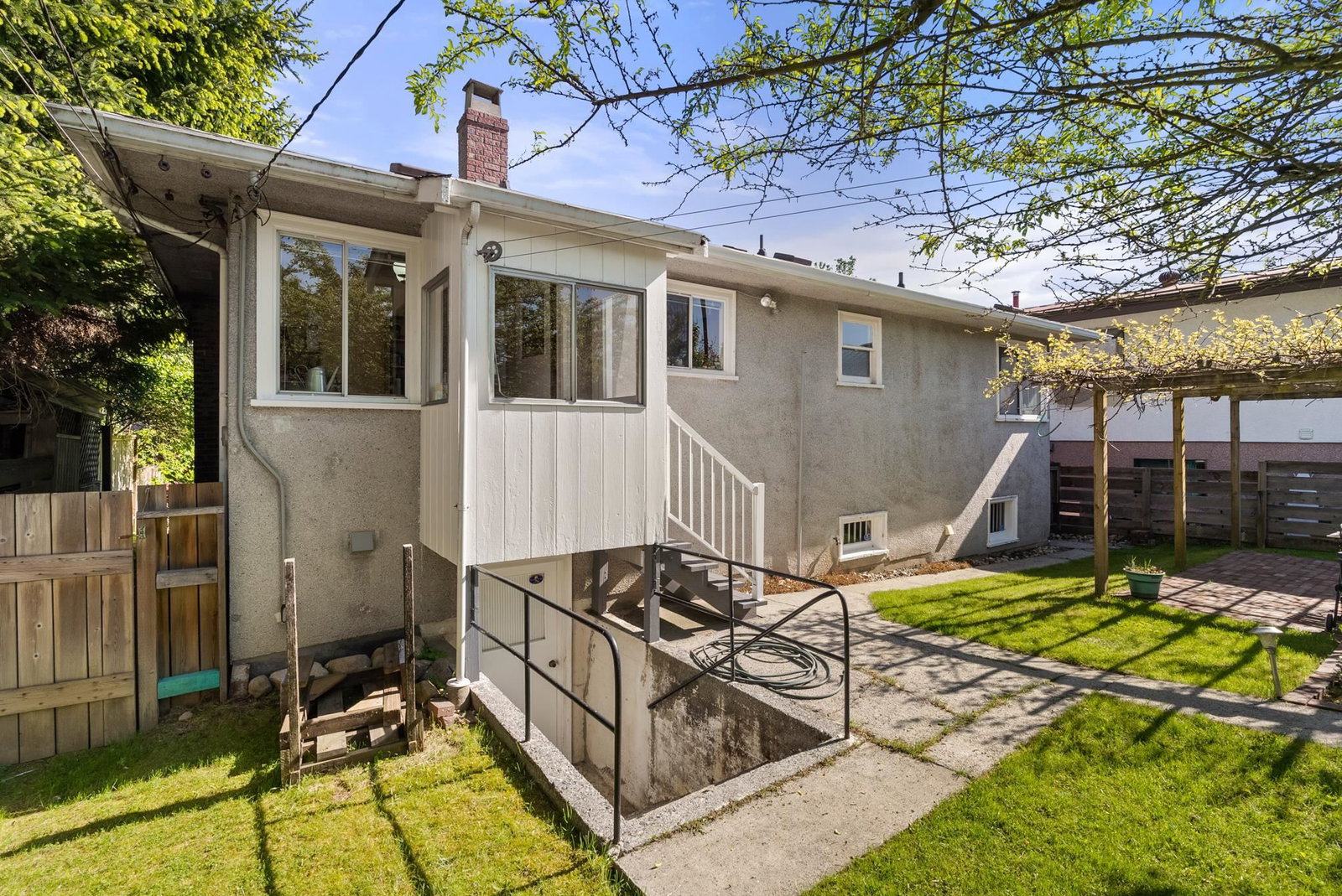 Listing Image 9