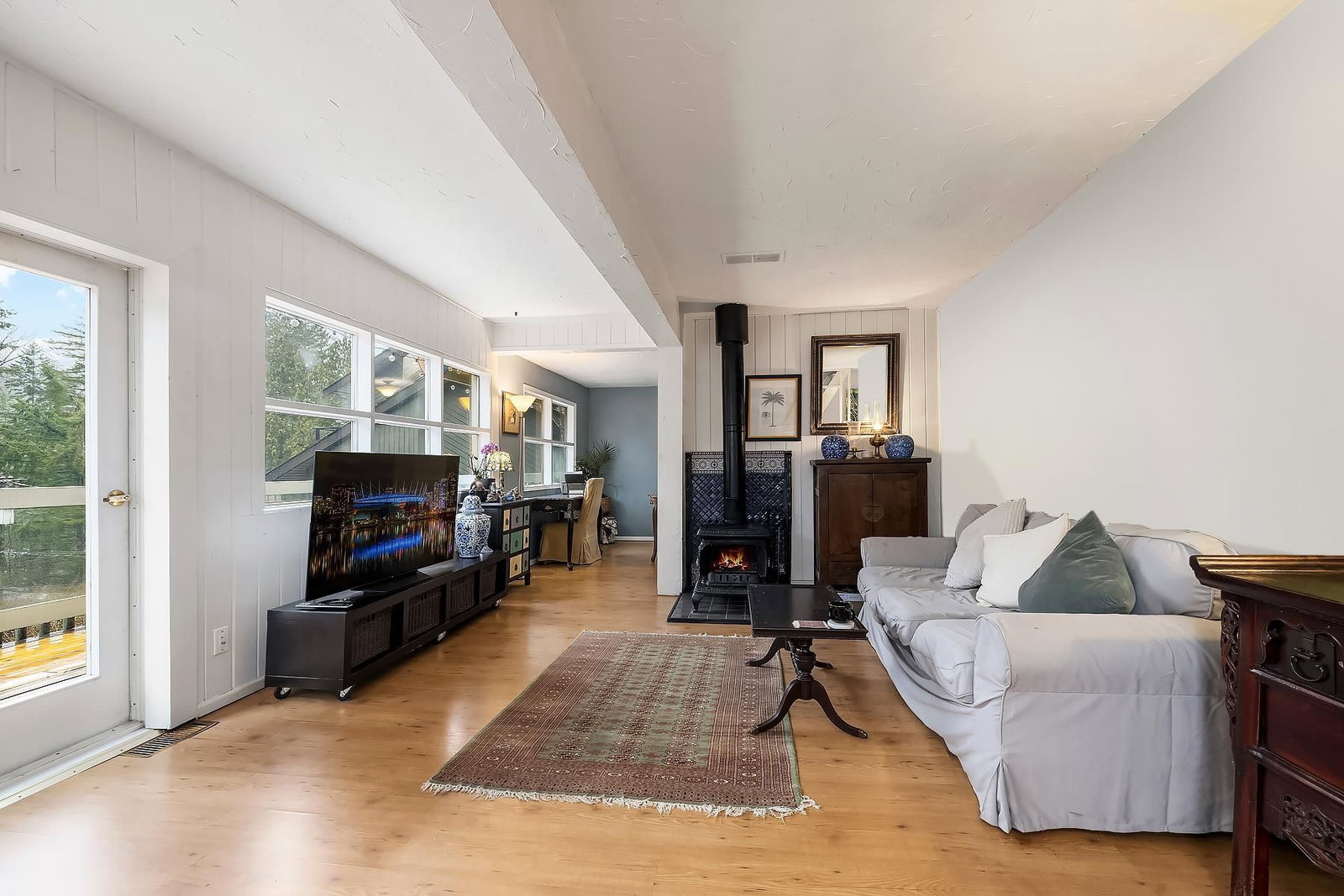 Listing Image 5