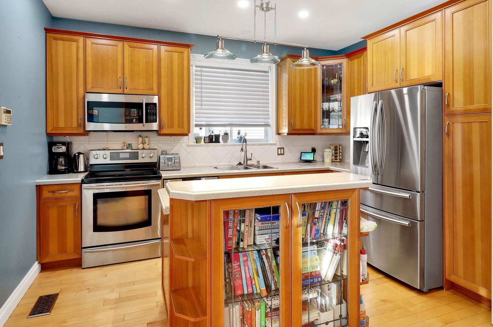 Listing Image 10