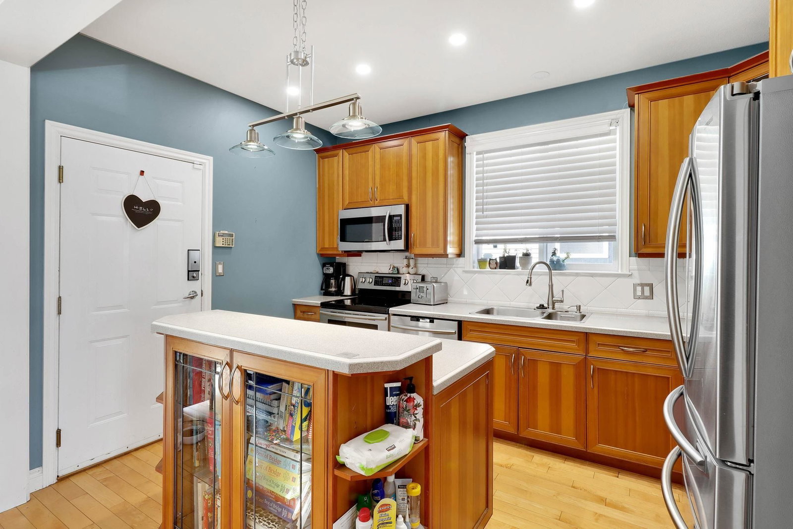 Listing Image 11