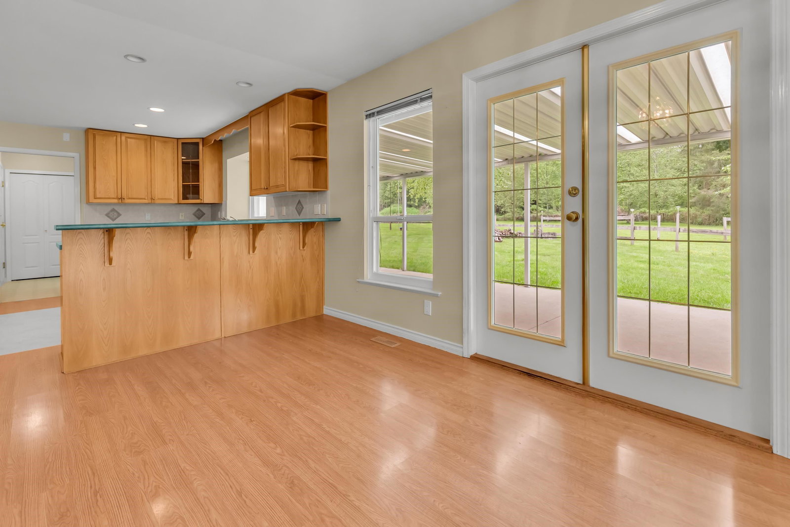 Listing Image 11