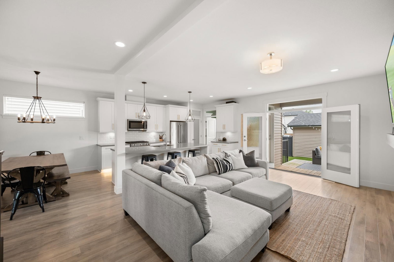 Listing Image 9