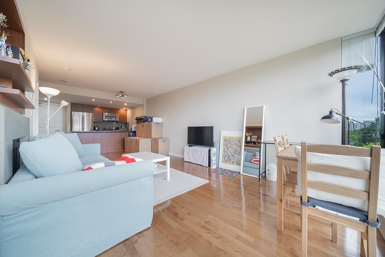 Listing Image 11