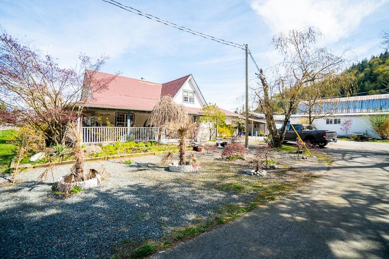Listing photo 5