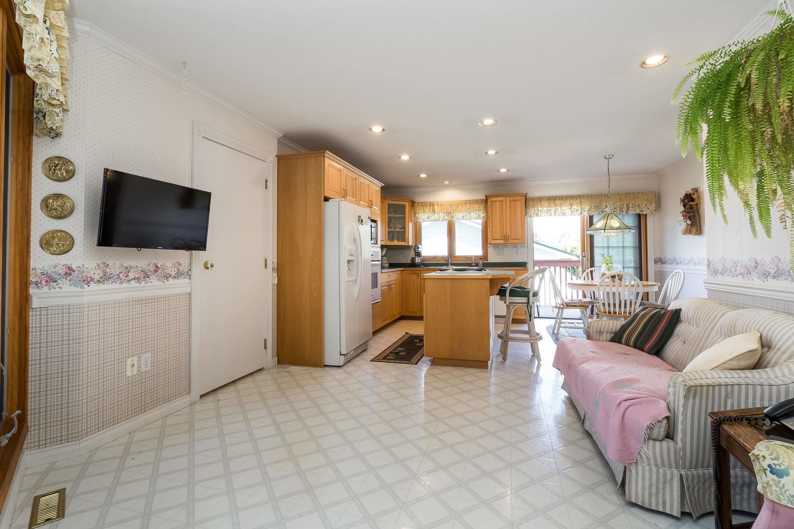 Listing Image 16