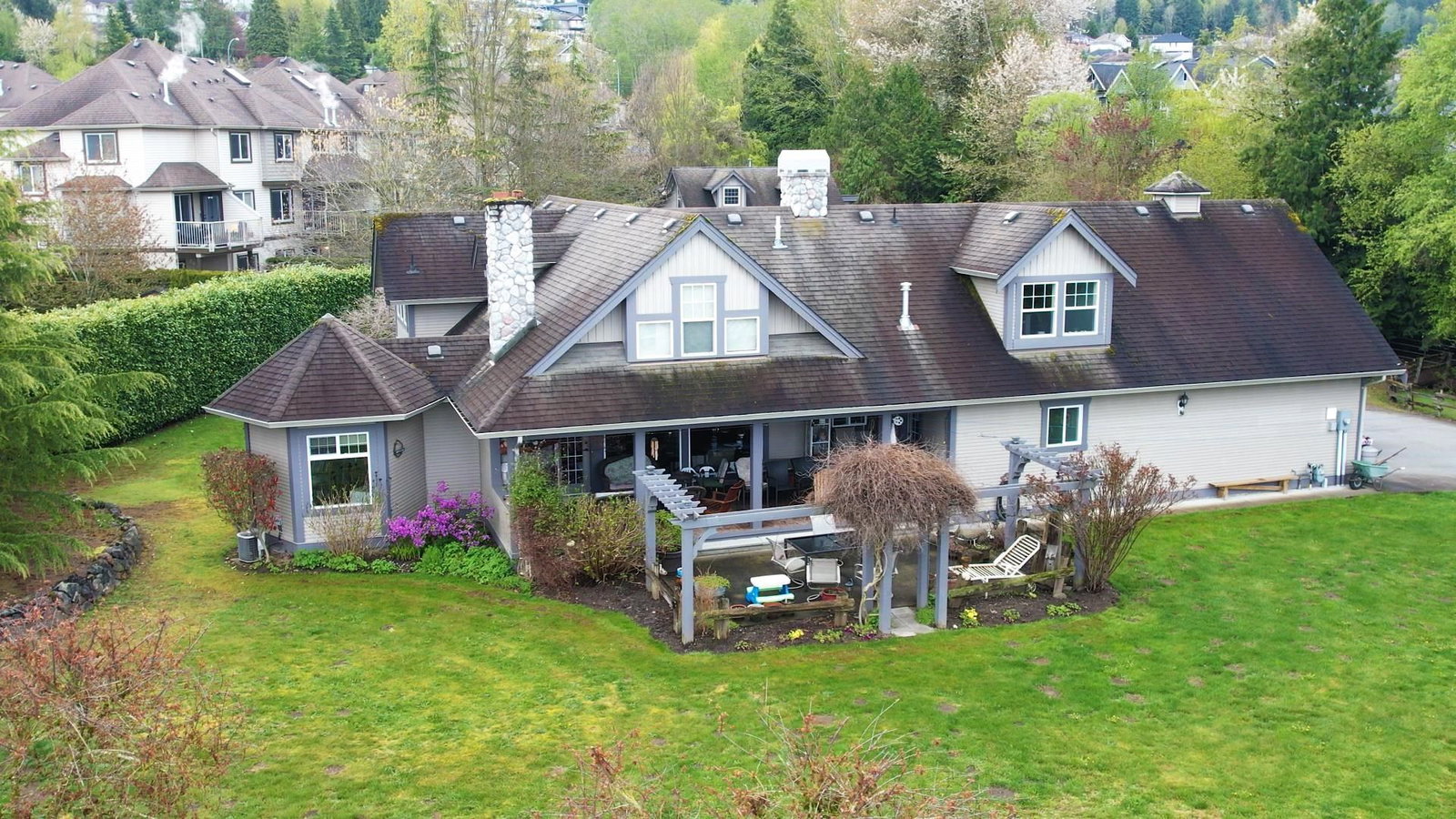 Listing Image 4