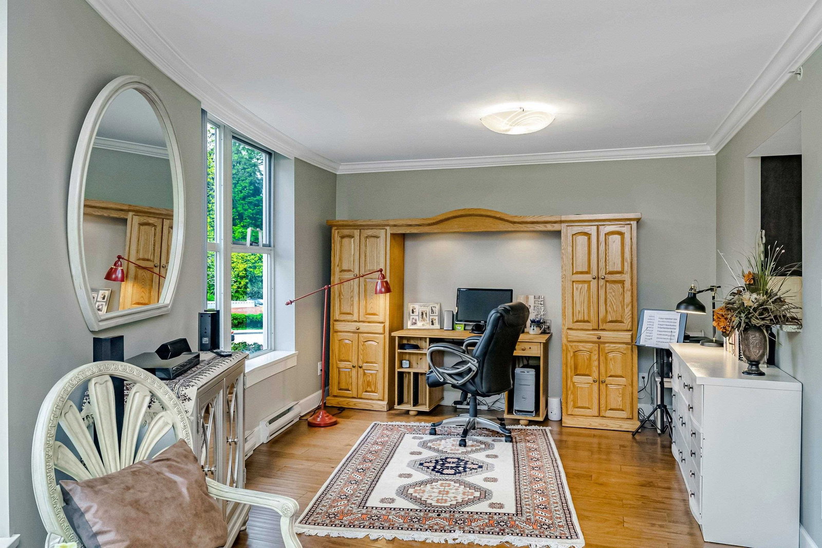 Listing Image 4