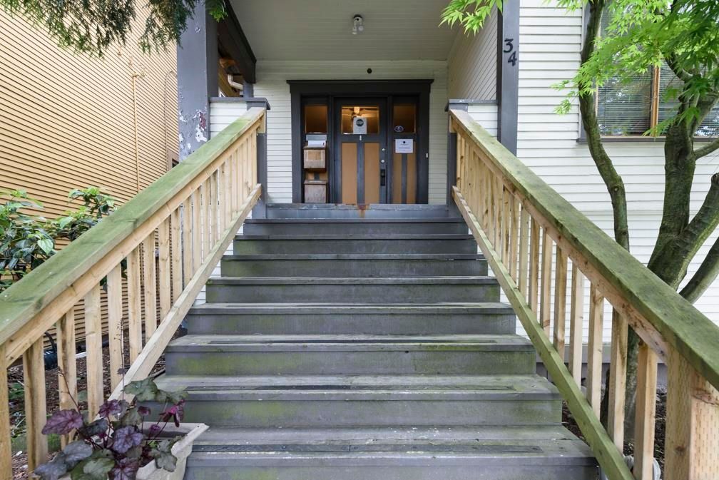 Listing photo 3