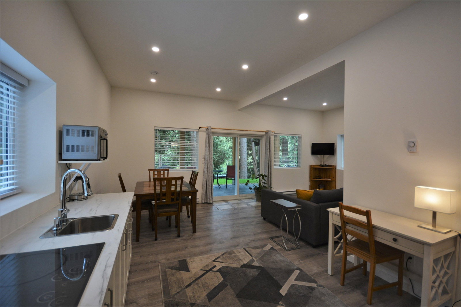 Listing Image 19