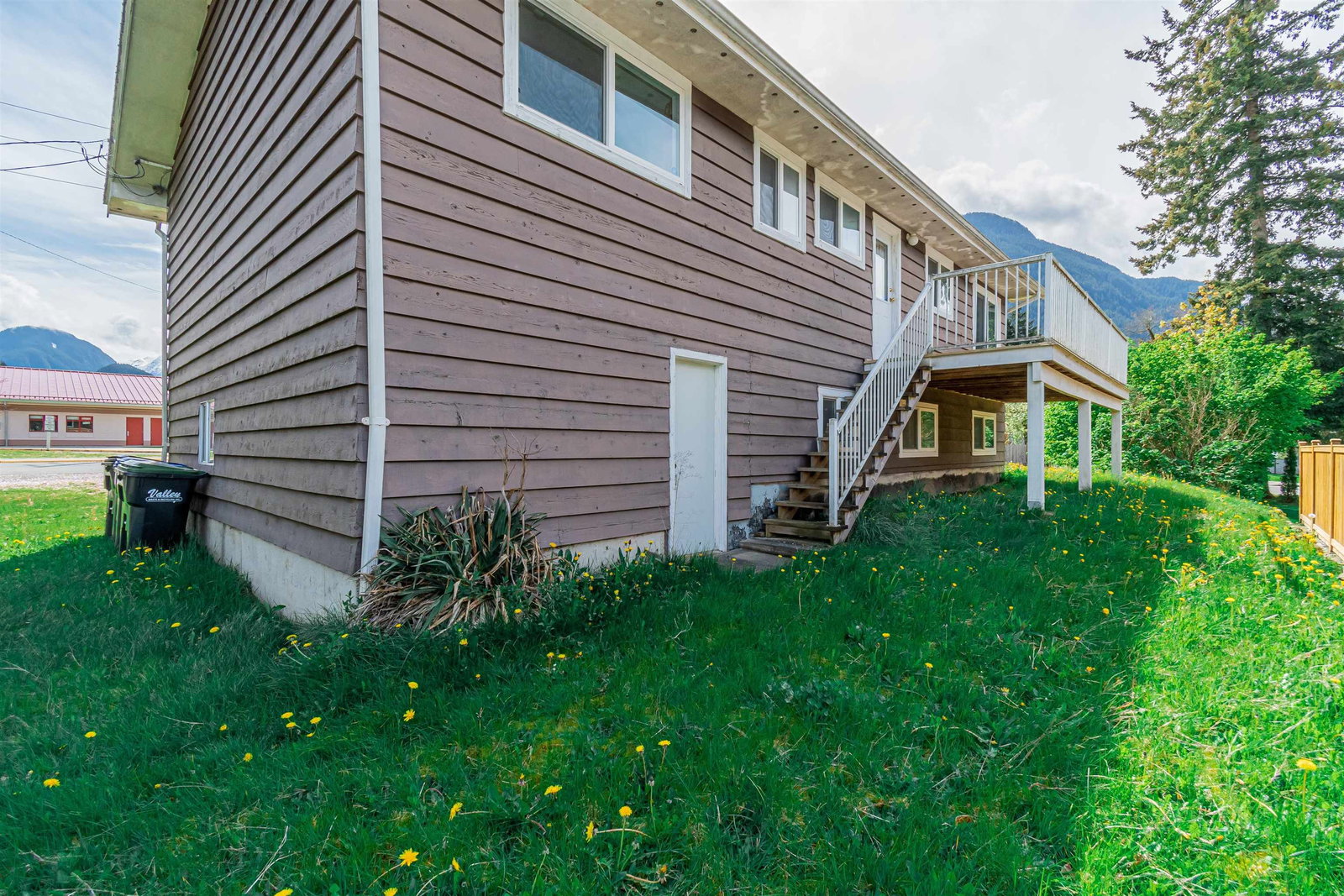 Listing Image 6