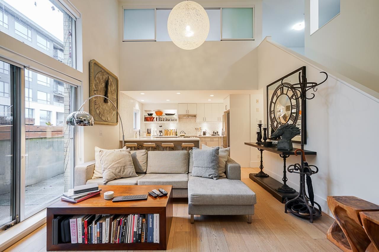 Listing Image 11