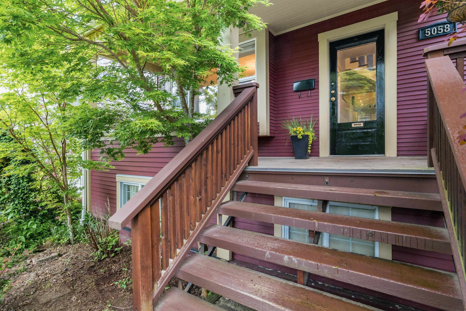Listing Image 4