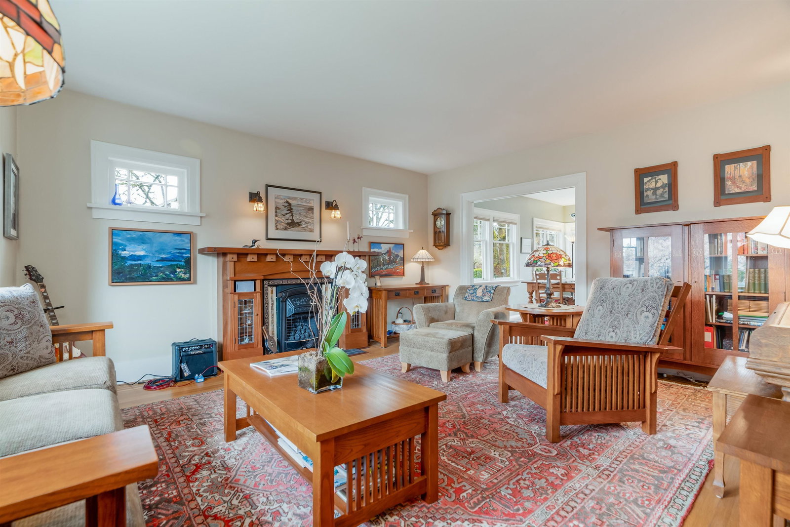 Listing Image 4
