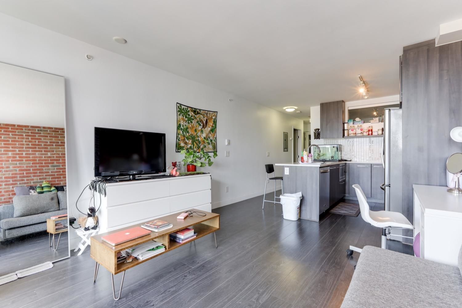 Listing Image 9