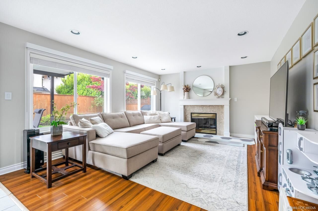 Listing Image 10
