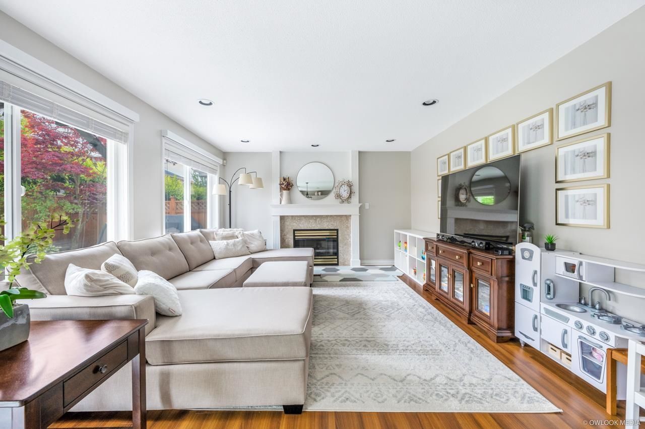 Listing Image 11