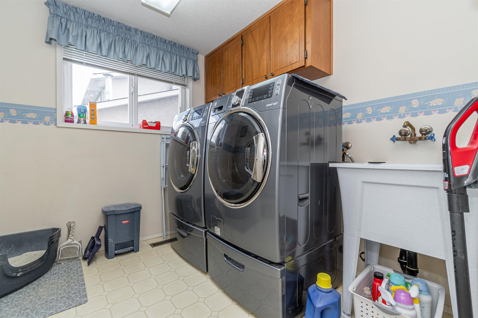 Listing Image 17