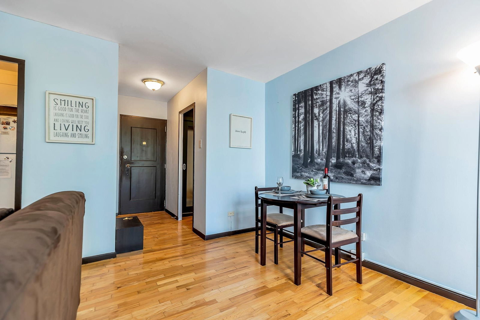 Listing Image 4