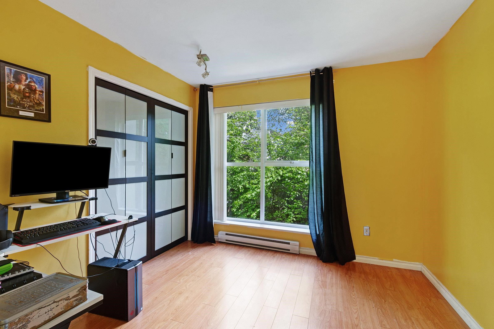 Listing Image 11
