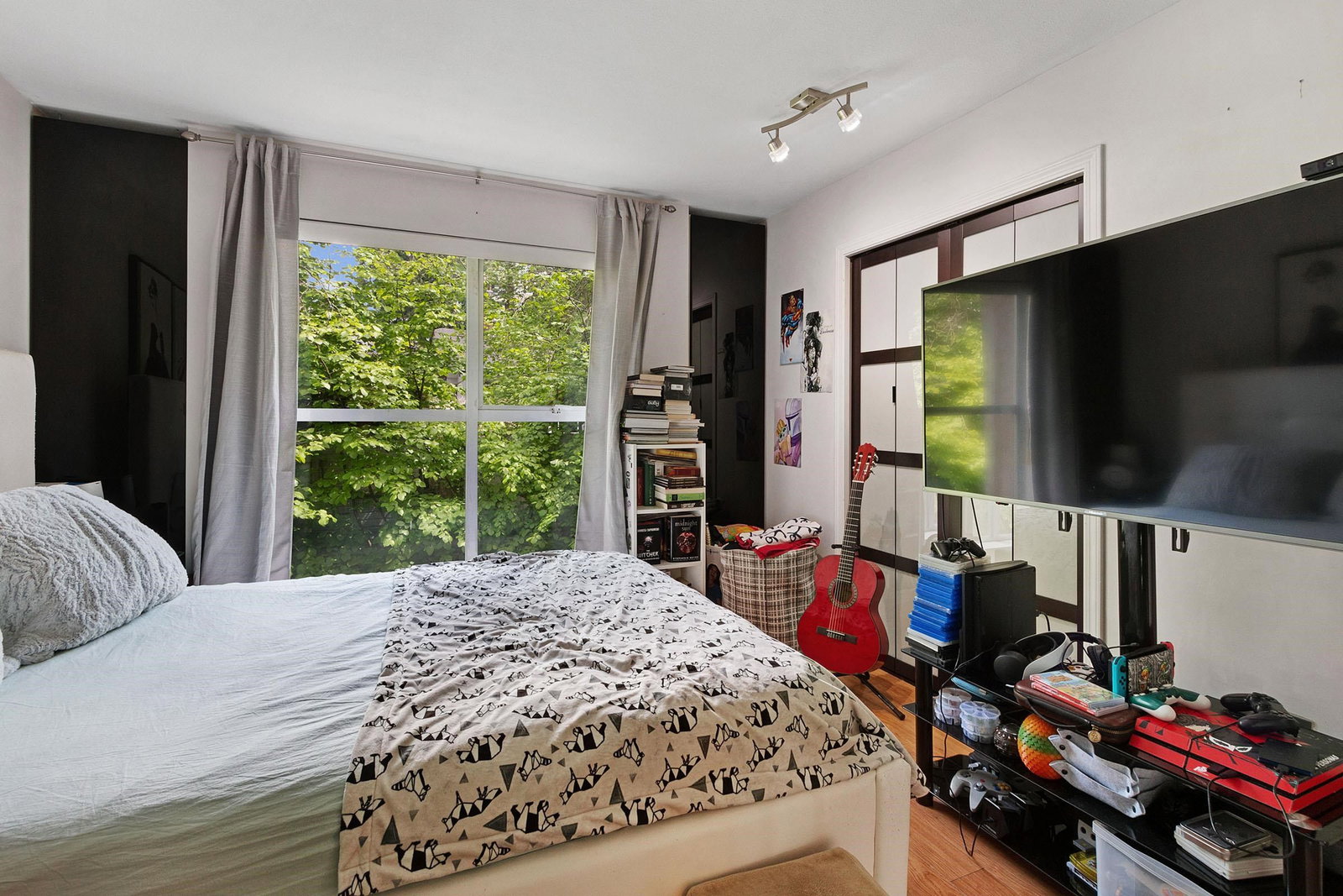 Listing Image 9