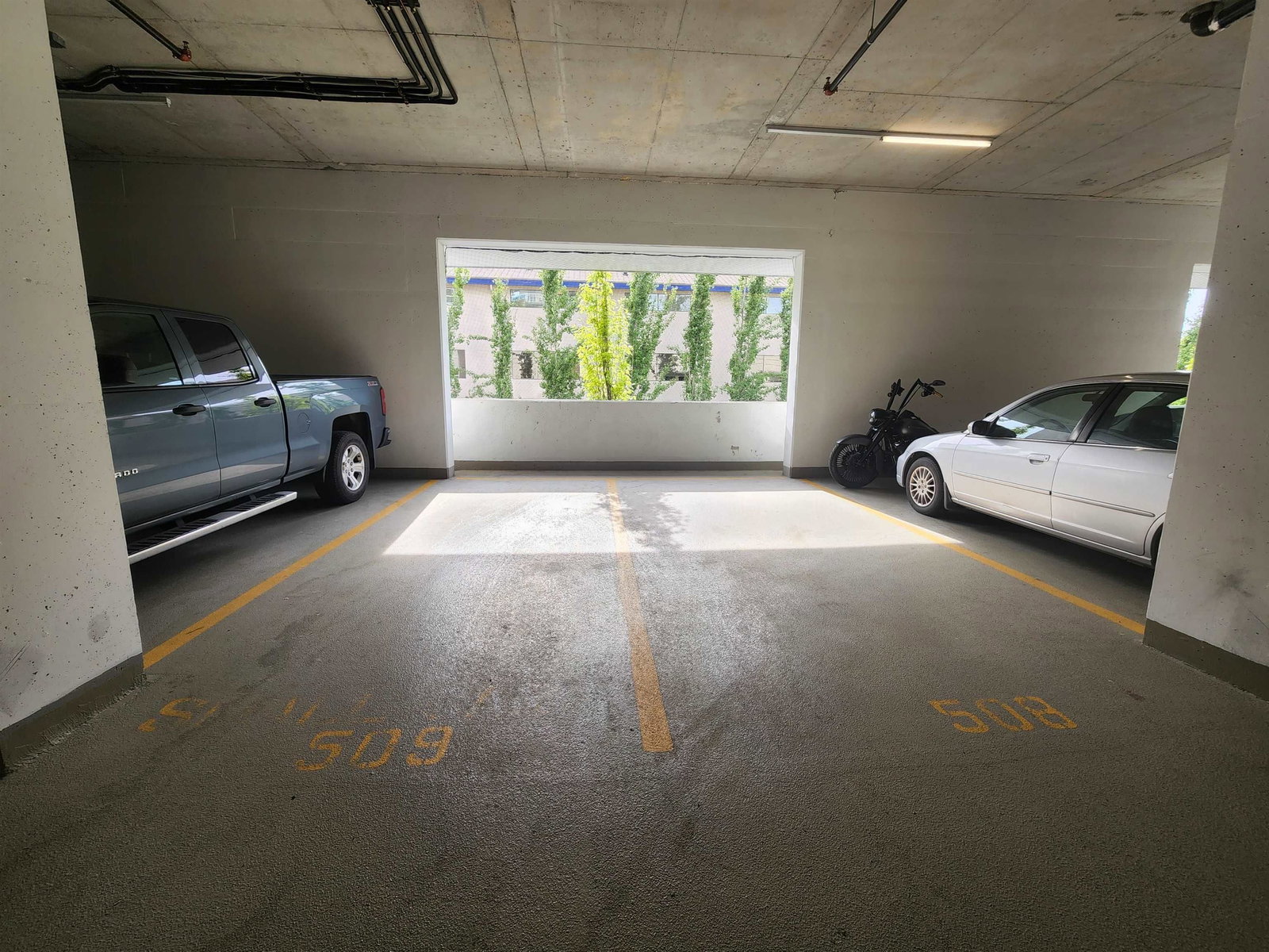 Listing Image 14