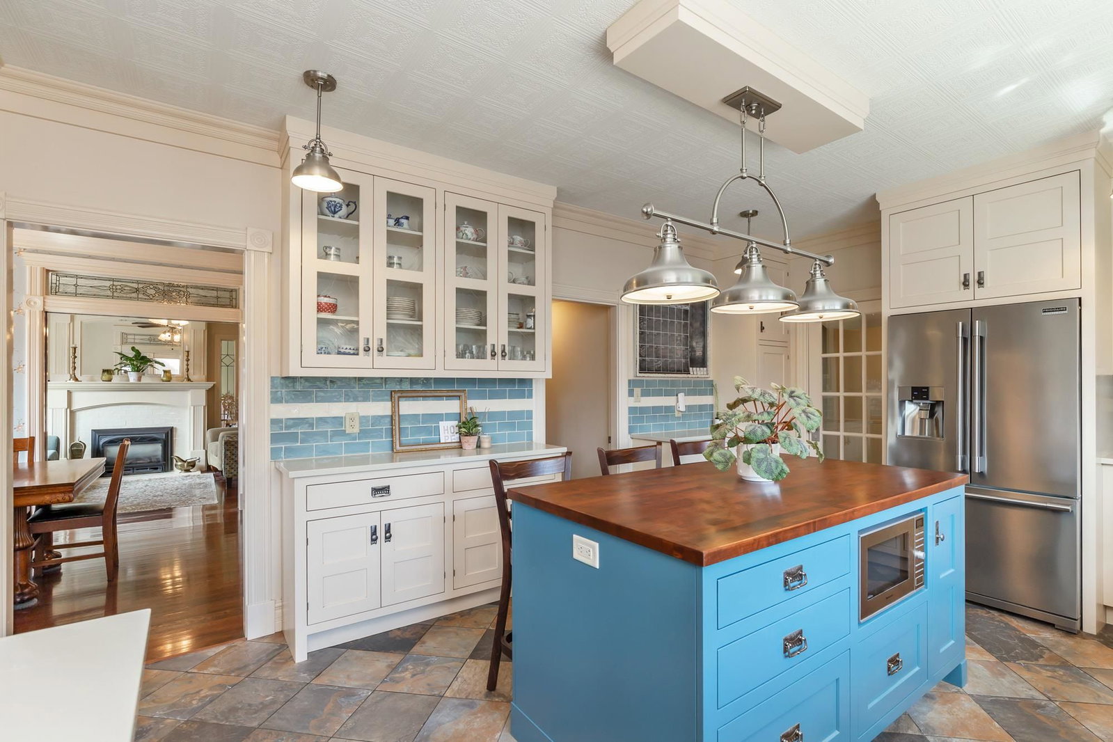 Listing Image 10