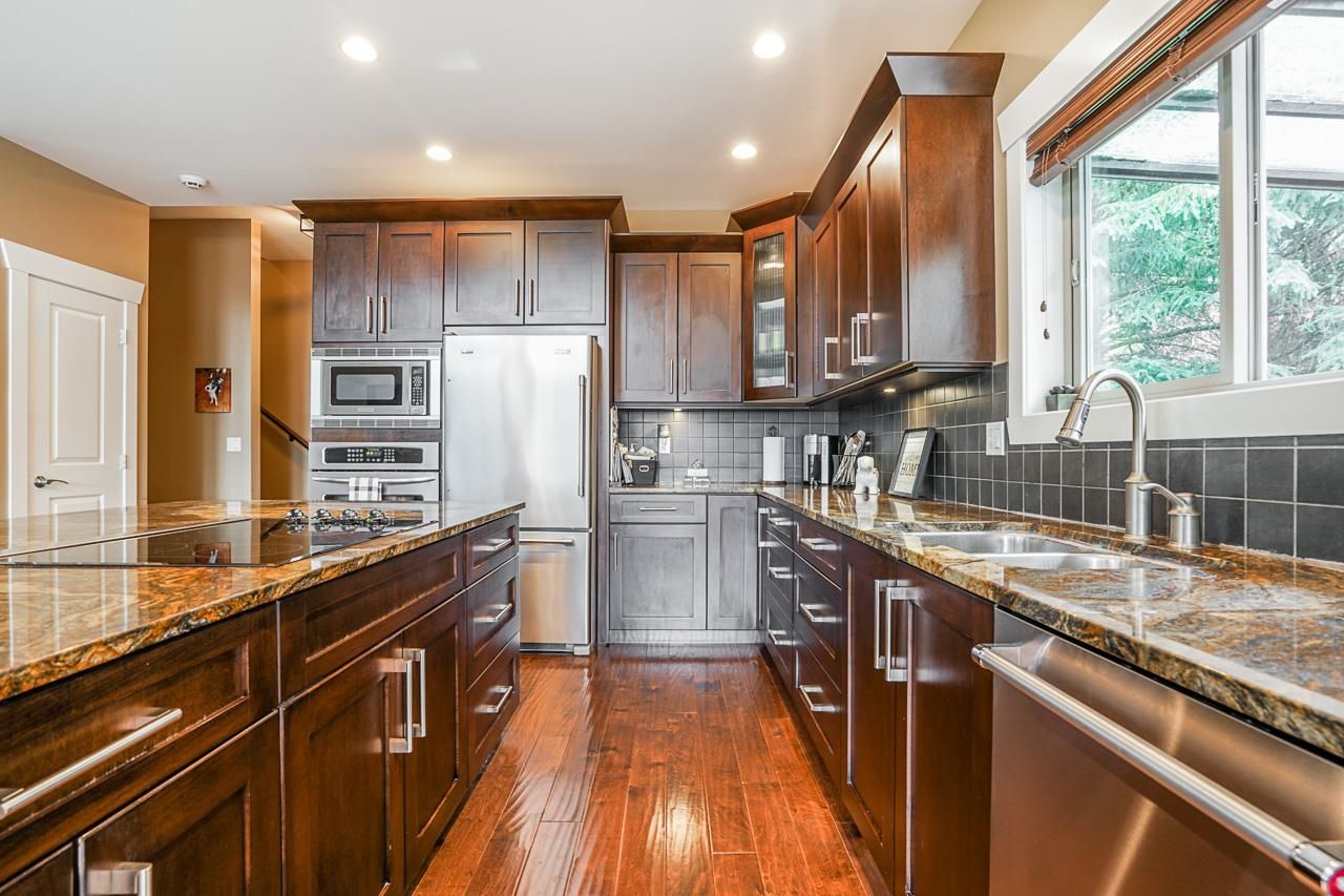 Listing Image 12