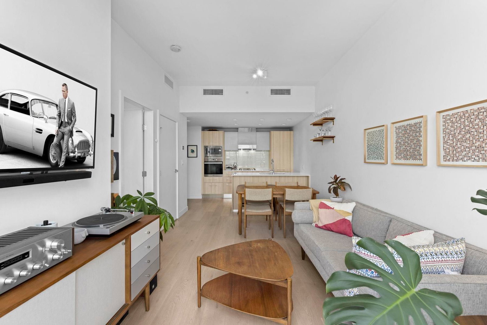 Listing Image 5