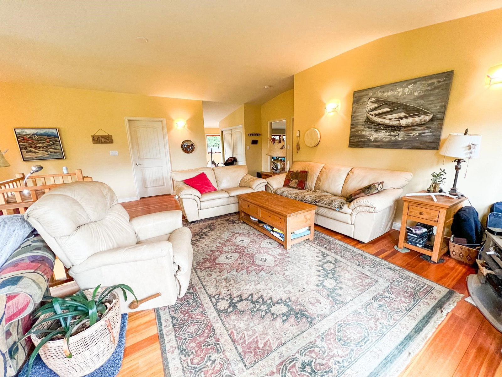Listing Image 5