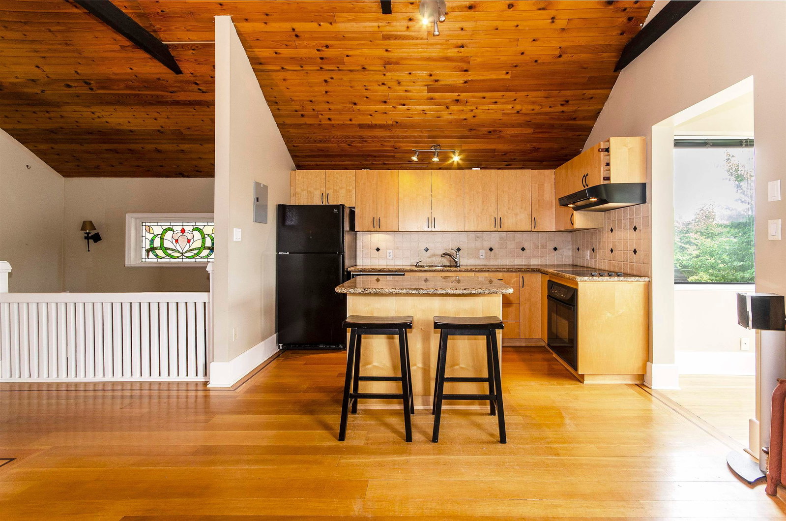 Listing Image 18