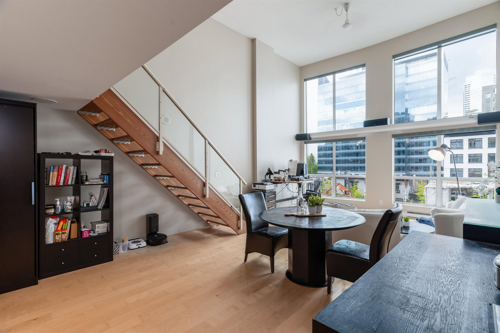 Listing Image 10