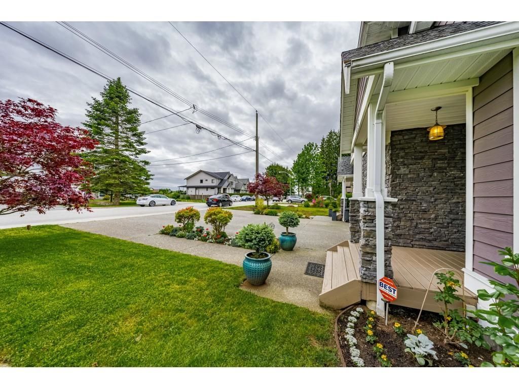 Listing Image 11