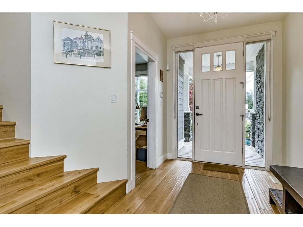 Listing Image 4