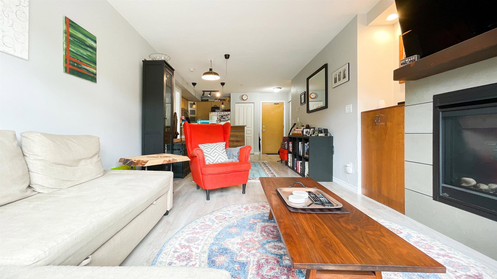 Listing Image 6