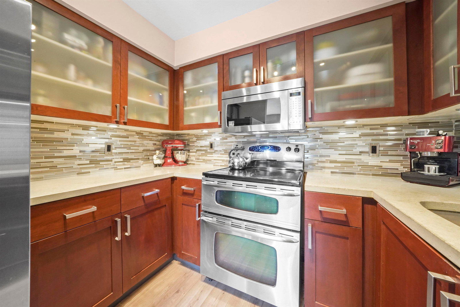 Listing Image 8