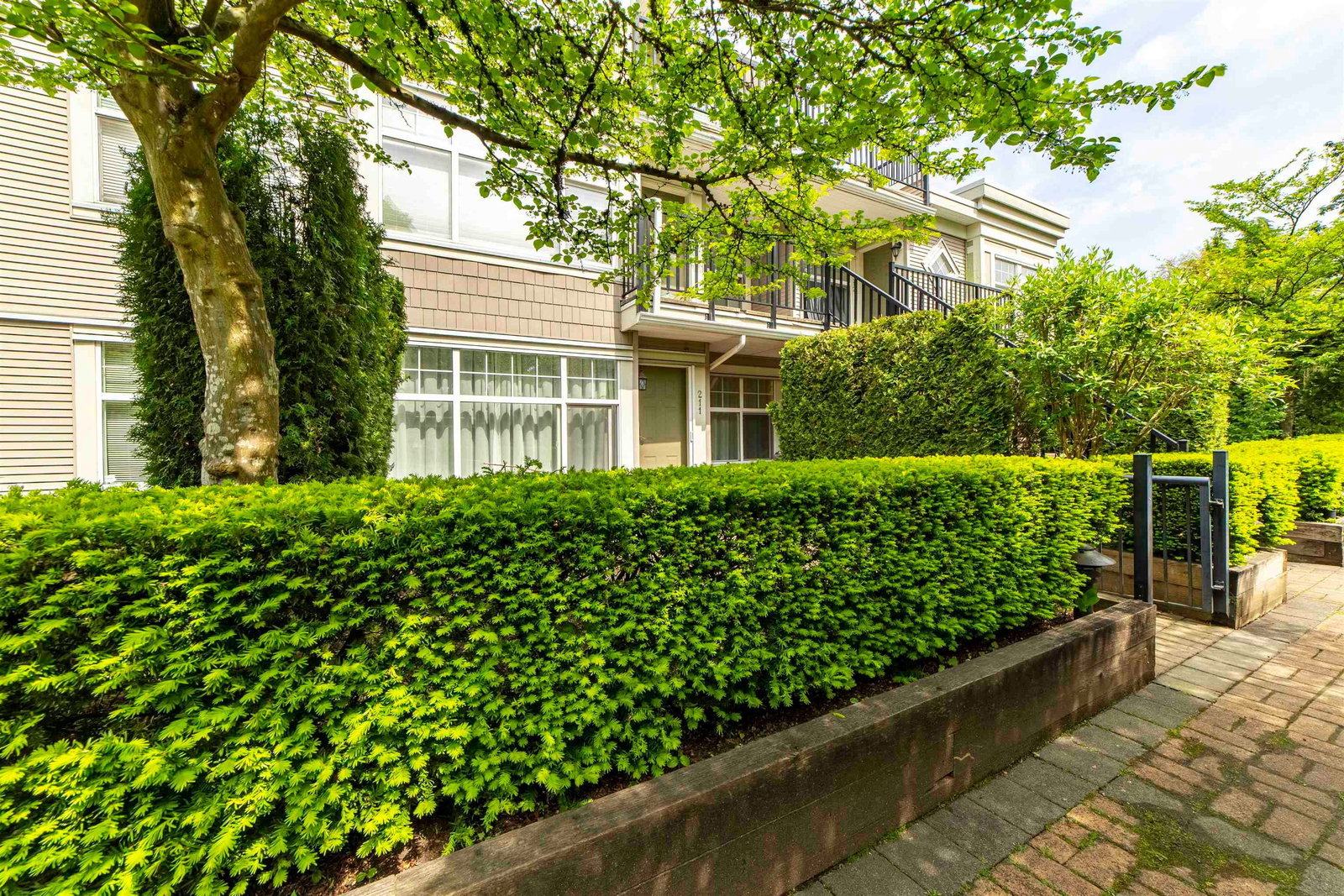 Listing Image 5